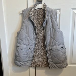 Reversible puffer/ Sherpa vest